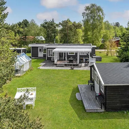 Gorgeous In Vaeggerlose With Kitchen